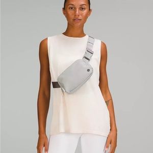 Lululemon Everywhere Belt Bag Silver Drop